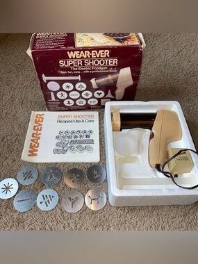Wear Ever Super Shooter Electric Cookie Pastry Press Gun In Box #70123 Vintage
